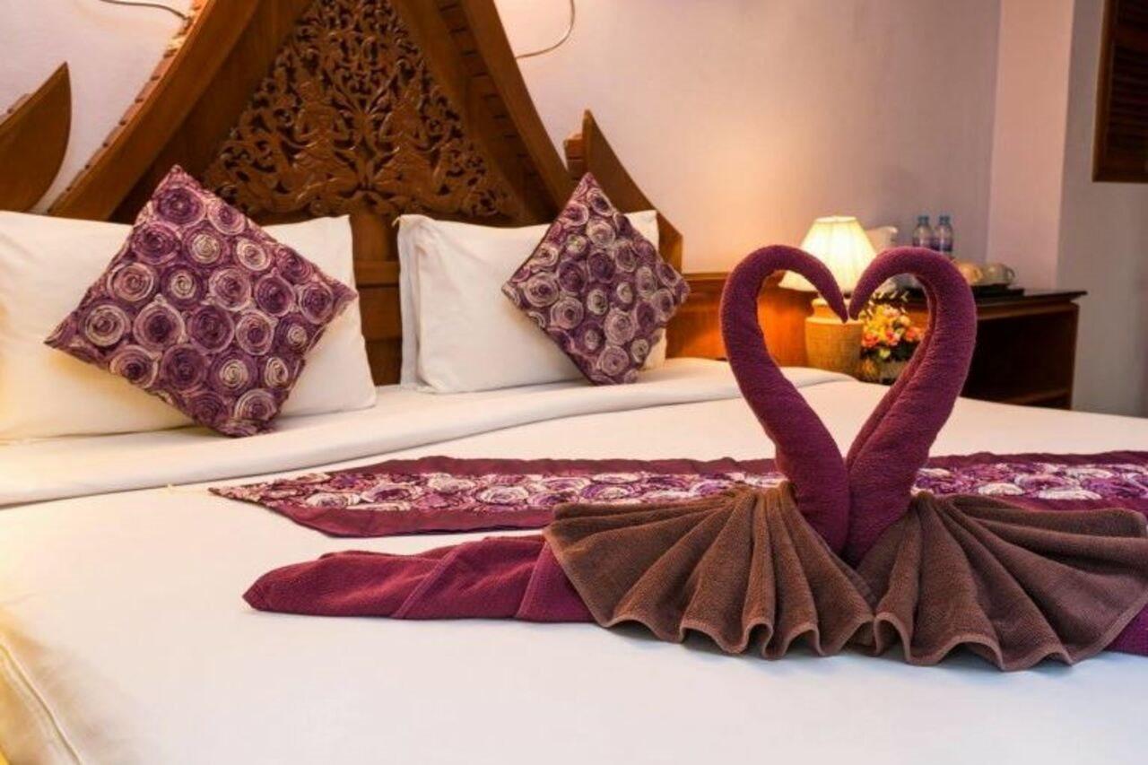 Patong Beach Bed And Breakfast Extérieur photo