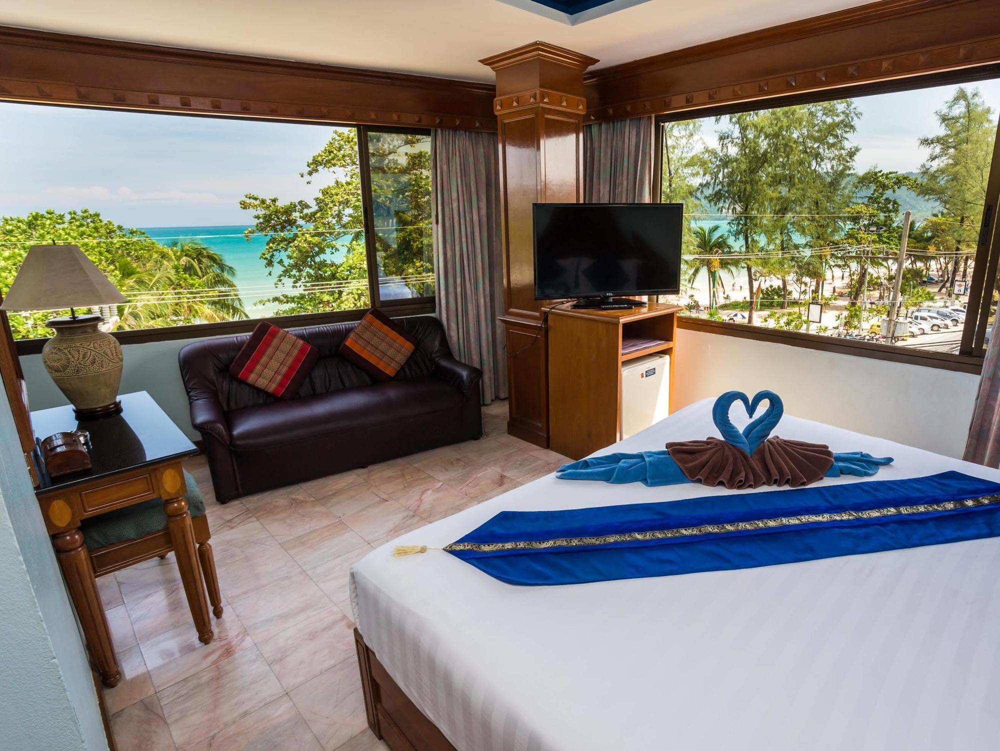 Patong Beach Bed And Breakfast Extérieur photo