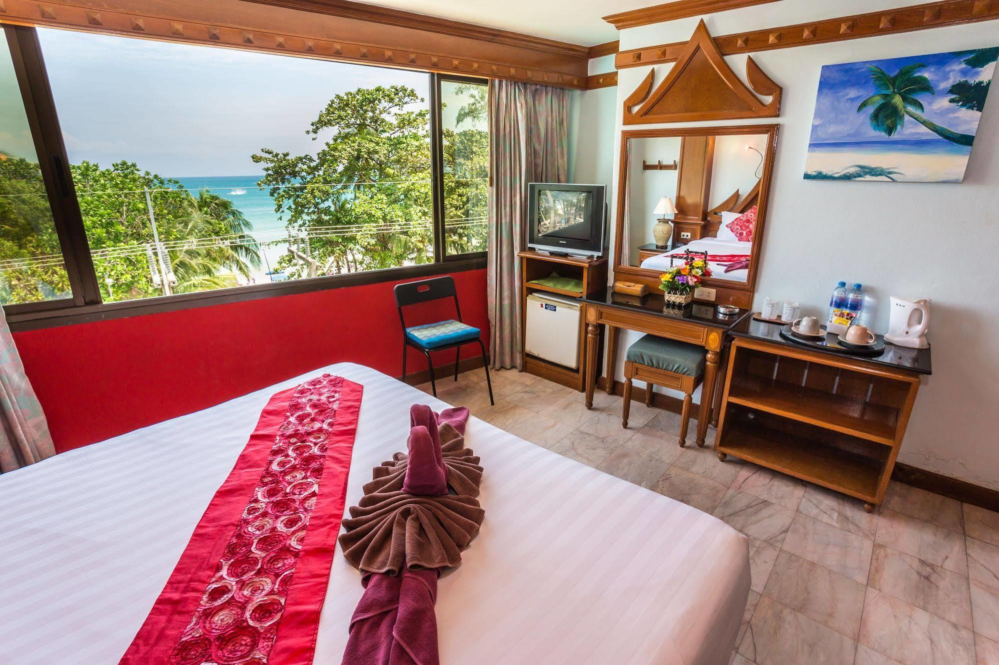 Patong Beach Bed And Breakfast Extérieur photo